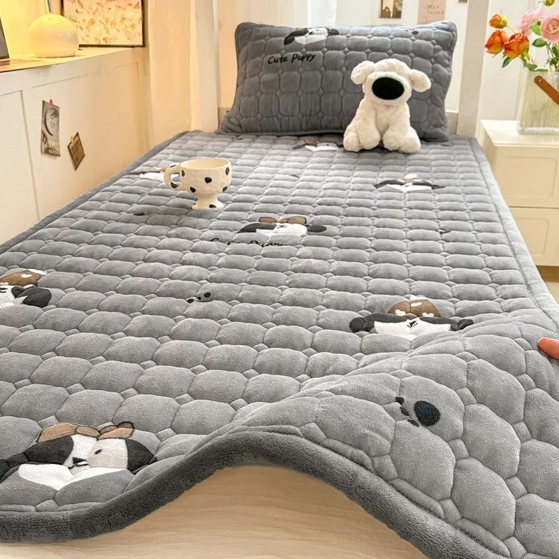 Home Textiles Super Soft - 漫画プリントの暖かいベッドマットレス、超柔らかく心地よいミルクベルベットのシングル寝具プロテクター、厚手の畳マット、秋と冬に最適