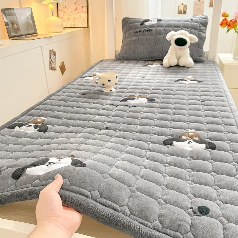 漫画プリントの暖かいベッドマットレス、超柔らかく心地よいミル - Home Textiles Super Soft のレビューと価格